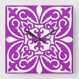 Marokkanisches Fliesen - violett lila und weiß Quadratische Wanduhr