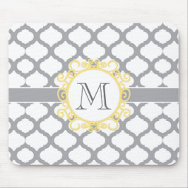 Marokkanisches Muster in Grau und Gelb mit Monogra Mousepad