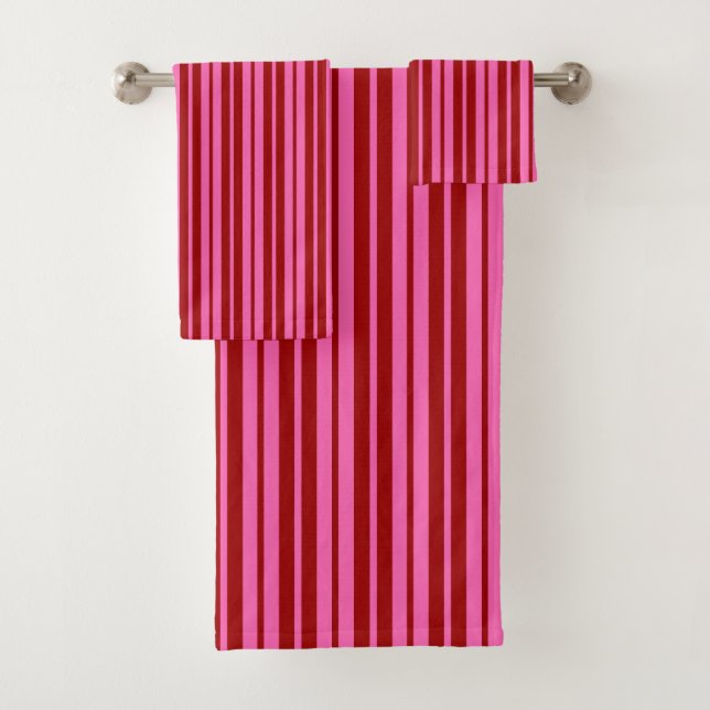 Marone Rot Pink Streifen Design  Badhandtuch Set (Insitu)