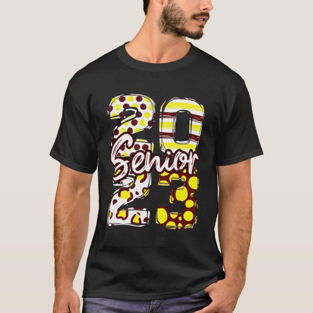 Maroon and Gold Senior 2023 Abschluss Senior Clas T-Shirt (Vorderseite)