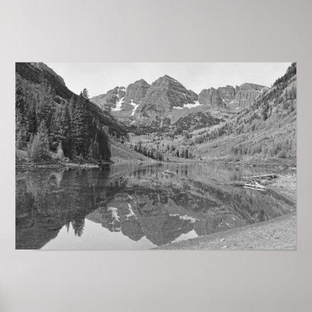 Maroon Bells im Herbst, Colorado B/W Poster (Vorne)