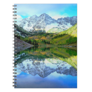 Maroon Bells spiegeln sich im Maroon Lake Notizblock