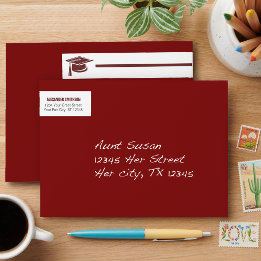 Maroon Bold Cap Abschluss Wrap rund um Label