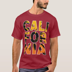 Maroon California Palm Trees Sonnenuntergang T-Shi T-Shirt