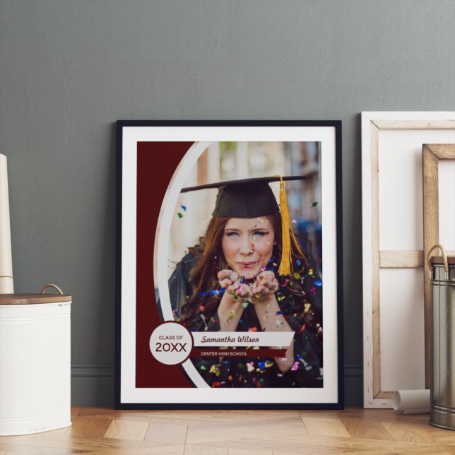 Maroon Curved Frame Foto Abschluss Poster (Von Creator hochgeladen)