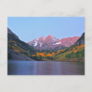 Maroon Glow Postkarte