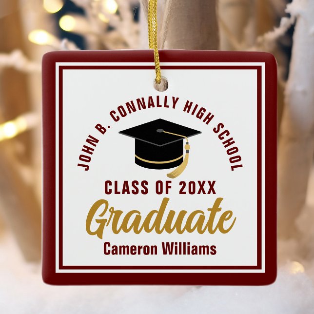 Maroon Gold Graduate 2023 Personalisierte Weihnach Keramikornament (Von Creator hochgeladen)