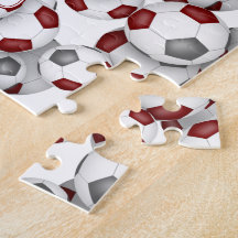 Maroon-Grauteam färbt Jungs-Fußball