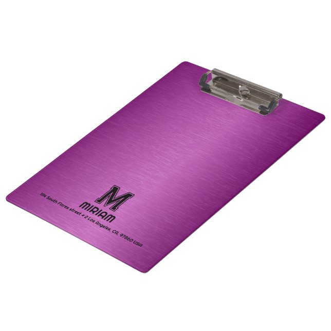 Maroon Red Metallic Textur Custom Black Text Klemmbrett (Schrägansicht)