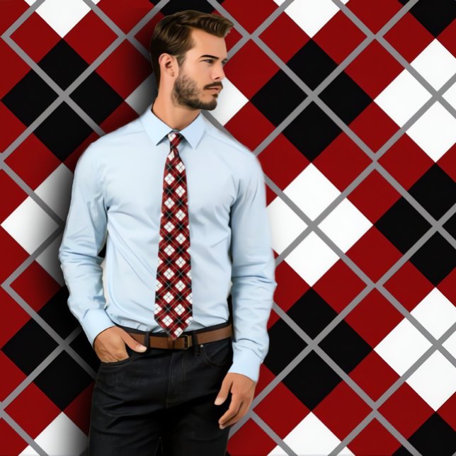 Maroon, Schwarz, Weiß und Grau Raute Print Necktie Krawatte (Handsome man wearing maroon argyle necktie. Standing against maroon argyle patterned wall.)