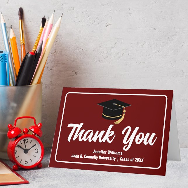 Maroon White Graduate Personalisiert 2025 Abschlus Dankeskarte (Von Creator hochgeladen)