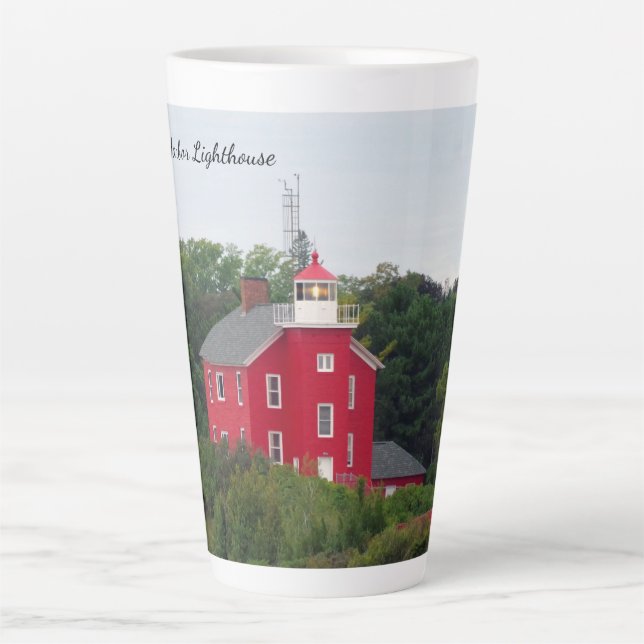 Marquette Harbour Lighthouse Latte Tasse (Vorderseite)