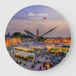 Marrakesch, Marokko - Djemaa el Fnaa-Platz Große Wanduhr