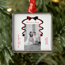 Married and Merry Bow Photo Christmas Newlyweds Ornament Aus Metall