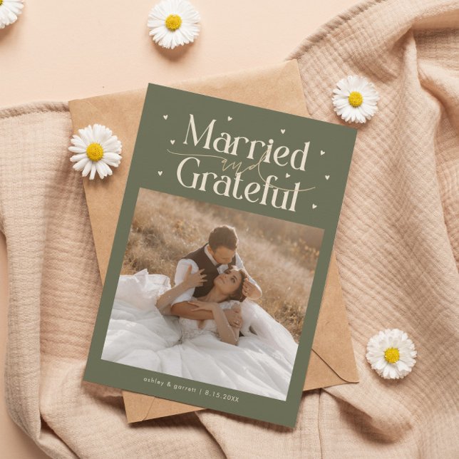 Married & Grateful Wedding Photo Sage Green Dankeskarte (Von Creator hochgeladen)