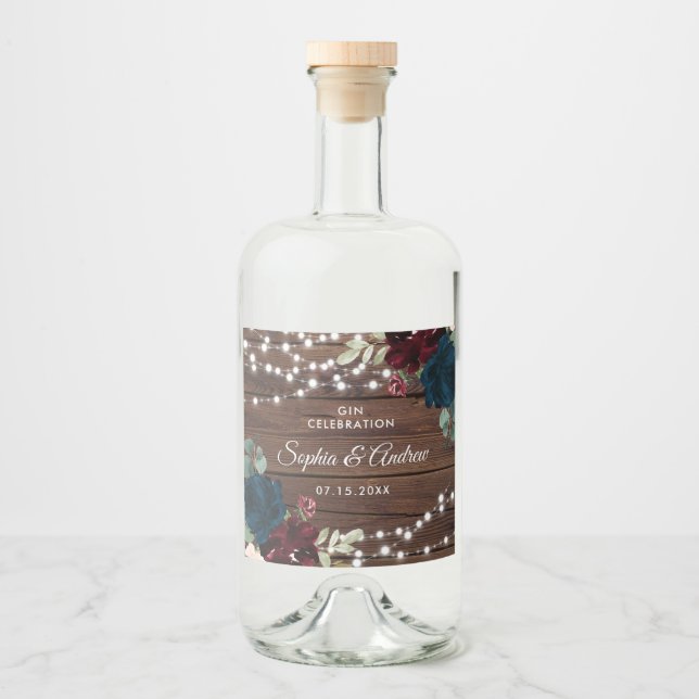 Marsala & Navy Blume Rustikale Holzhochzeit Alkoholflaschenetikett (Vorderseite)