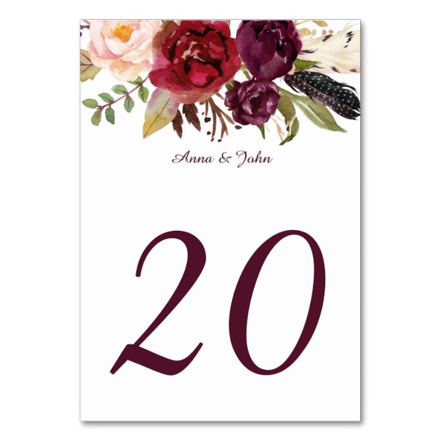 Marsala Red White Roses Feathers Boho Table Cards Tischnummer (Vorderseite)