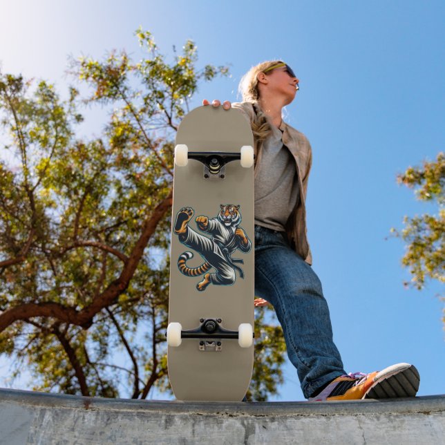 Martial Arts Tiger Skateboard (Außenbereich 1)