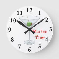 Martini Time Cocktail Glass mit Olive Happy Hour