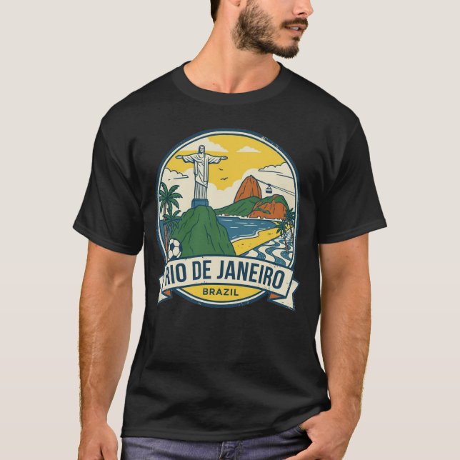 Marvelous City: Rio Skyline, Beach & Football T-Shirt (Vorderseite)