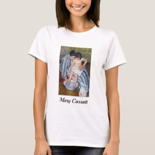 Mary Cassatt - Das Kinderbad / das Bad T-Shirt