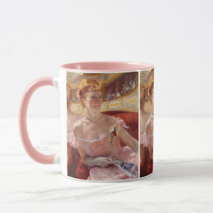 Mary Cassatt - Frau mit Perlenkette in einer Loge Tasse