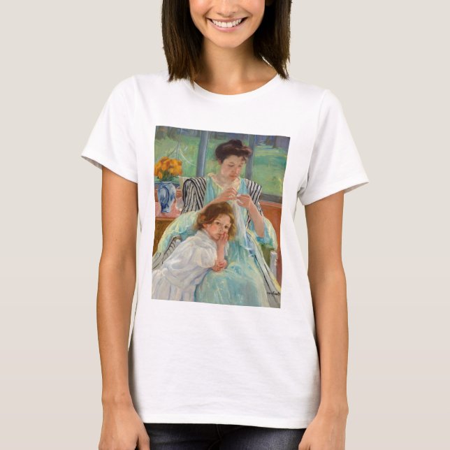 Mary Cassatt - Jungmütternähen T-Shirt (Vorderseite)