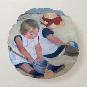 Mary Cassatt Kinder beim Spielen am Strand 1884 Rundes Kissen