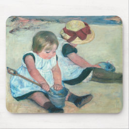 Mary Cassatt - Kinder, die am Strand spielen Mousepad
