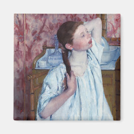 Mary Cassatt - Mädchen, die ihre Haare anordnen Magnet