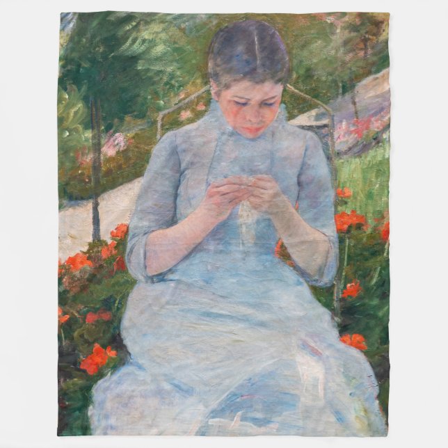 Mary Cassatt - Mädchen nähen im Garten Fleecedecke (Vorderseite)