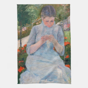 Mary Cassatt - Mädchen näht im Garten Geschirrtuch