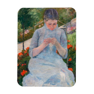 Mary Cassatt - Mädchen näht im Garten Magnet