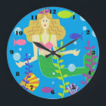 Mary Mermaid Große Wanduhr<br><div class="desc">Mary Mermaid ist "die" trendige Modemermaid mit einer lila Krone. Haben Sie eine Mary Mermaid Geburtstagsparty komplett mit Packpapier,  Servietten,  Aufkleber,  Einladungen und mehr.  Mary Mermaid Geschenke umfassen Lampen,  T - Shirt,  Bindemittel,  Grußkarten,  Tasse,  Kissen,  Mittagsschachteln,  Spielkarten,  Uhren,  Foto Zeitschriften und mehr.</div>