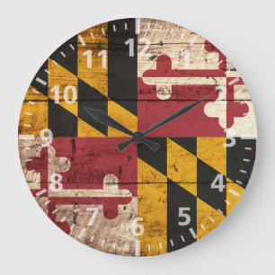 Maryland State Flag on Old Wood Grain Große Wanduhr