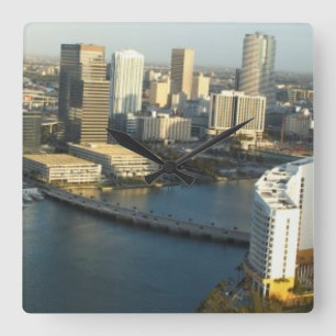 März 2006. quadratische wanduhr