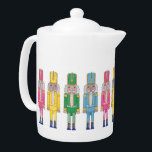 März des Nutcracker Soldiers Weihnachtstepots<br><div class="desc">Ein süßer Teekessel für den whimsical Nutcracker-Fan in Ihrem Leben</div>