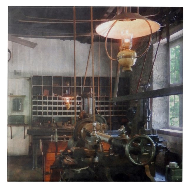 Maschinengeschäft mit Lattern Fliese (Vorderseite)