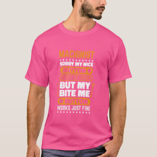 Maschinist Bite Me Button arbeitet CNC-Operator un T-Shirt