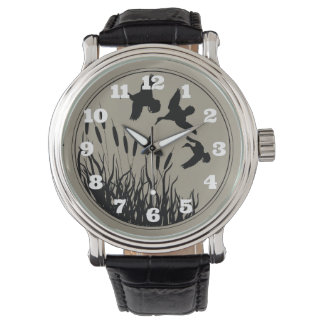 Masculine Brown Tan Ducks Flying Duck Hunter Kunst Armbanduhr
