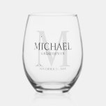 Masculine Personalisiert Monogramm und Name Trauze Weinglas Ohne Stiel<br><div class="desc">Fügen Sie Ihrer Hochzeit eine persönliche Touch mit personalisierten Trauzeugen Geschenk. Dieses Design zeigt den Namen des personalisierten Trauzeugen mit dem Titel in Grau und Monogramm in hellgrau als Hintergrund,  im klassischen Serif Schriftart Stil. Auch perfekt für Trauzeuge,  Brautvater,  Ringträger und mehr.</div>