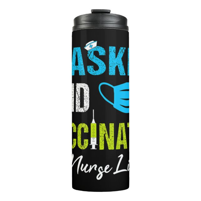 Maske und geimpfte Krankenschwester Thermosbecher (Vorderseite)