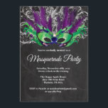 Maskerade-Party-magisches Nachtgrün-lila Silber Einladung<br><div class="desc">Maskerade-Party-magisches Nachtgrün-lila silberne Einladung. Masken-Geburtstags-Party. Karneval. Grüner,  lila und silberner Glitzer-Feder-Pfau. Bonbon 16 sechzehn. Tafel-Hintergrund. Irgendein Alter. Für weitere Kundenbezogenheit klicken Sie bitte "besonders anfertigen es" Knopf und benutzen unser Entwurfswerkzeug,  um diese Schablone zu ändern</div>