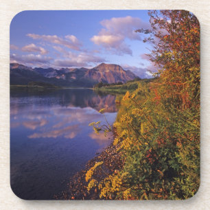 Maskinonge Lake im Waterton-Lakes-Nationalpark 2 Getränkeuntersetzer