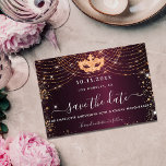 Masquerade Party burgundy Gold Glitzer Glitzern Save The Date<br><div class="desc">Eine gmädchenhafte und trendige Save the Date-Karte für ein 50. (oder jedes Alter) Geburtstag Maskerade Party. Bordeaux mit vergoldetem Imitat,  Glitzern und Maskerade. Personalisieren und fügen Sie Datum und Name/Alter hinzu. Der Text: Save the Date ist mit einem großen angesagten,  handgeschriebenen Stilskript geschrieben.</div>