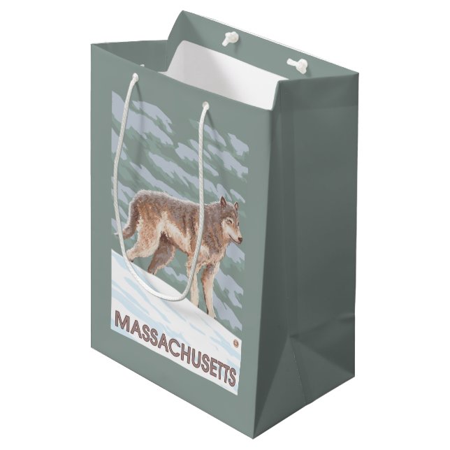 MassachusettsWolf Szene Mittlere Geschenktüte (Vorderseite Schrägansicht)