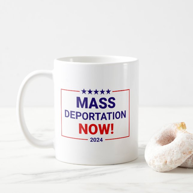Massendeportation jetzt Trump Vance 2024 Kaffeetasse (Mit Donut)
