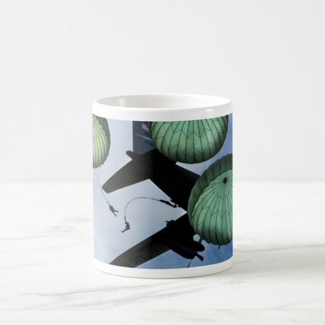 Massensprungs-Auftrag, Fallschirme, US-Armee Kaffeetasse (Mittel)