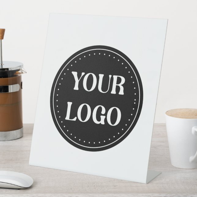 Maßgeschneidert, modern, elegant und zeitlos sockelschild (In Situ)