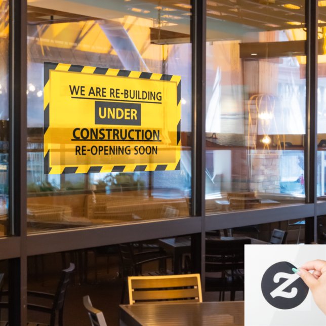 Maßgeschneidert sind wir wieder Gebäude im Bau Fensteraufkleber (Restaurantfenster)
